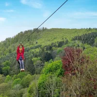 Une expérience unique au Parc Alsace Aventure : le Verti'Câble &copy; Kidiklik Alsace