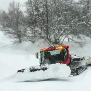 Visite du parc de dameuses et usine à neige