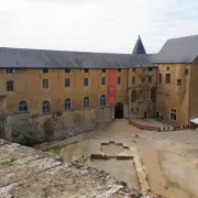 Visite guidée à Sedan : De porte en porte