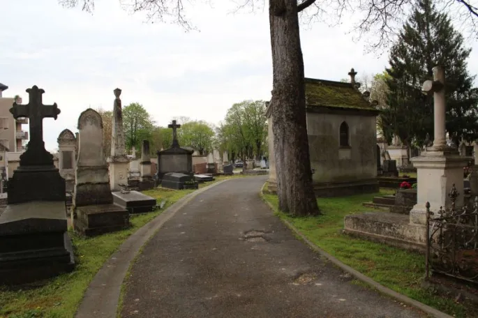 Visite guidée : De la nécropole antique du Fin-Renard au cimetière des Capucins