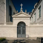 Visite guidée Histoire de l'Hôtel-Dieu-le-Comte