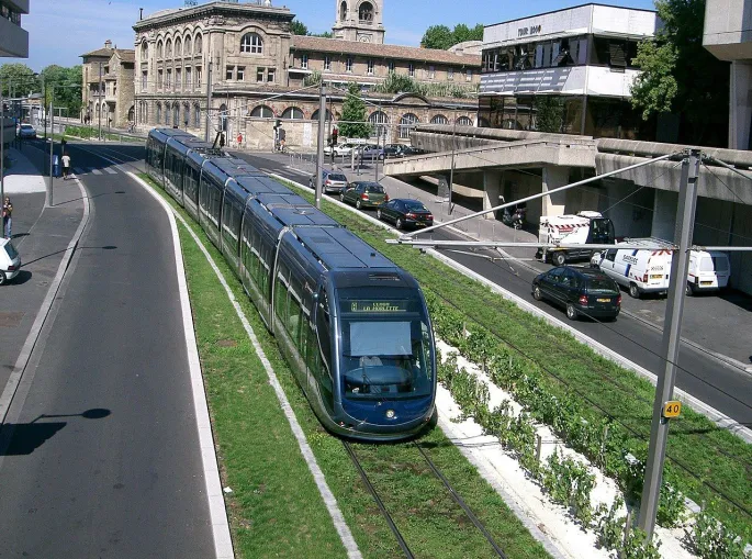 Si vous êtes un chanceux, vous avez réussi à monter dans ce tram bondé !